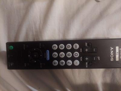 32 inch Sony TV - Thumbnail 2