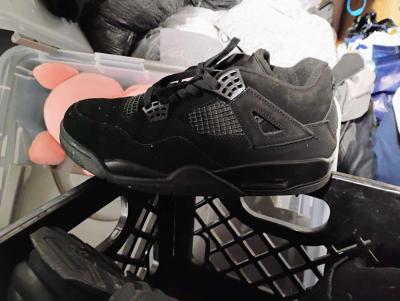 Jordan 4 retro - Thumbnail 3