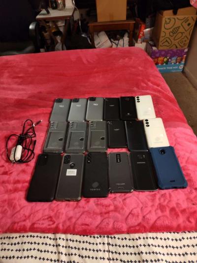 Tablets Phones - Thumbnail 3