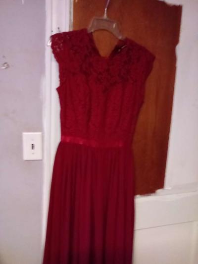 Long evening Dress       Size 6 - Thumbnail 2
