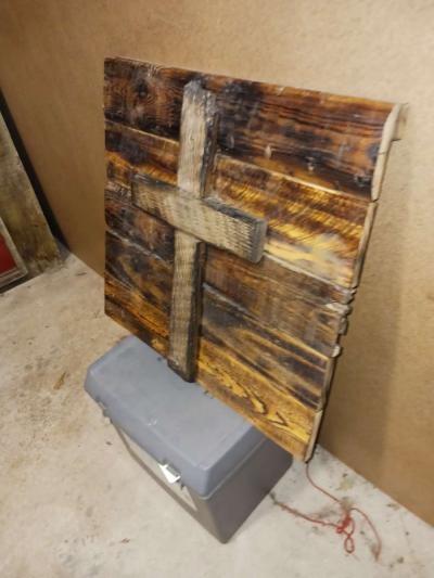 Handmade rustic Wooden plaque with cross I built - Thumbnail 2