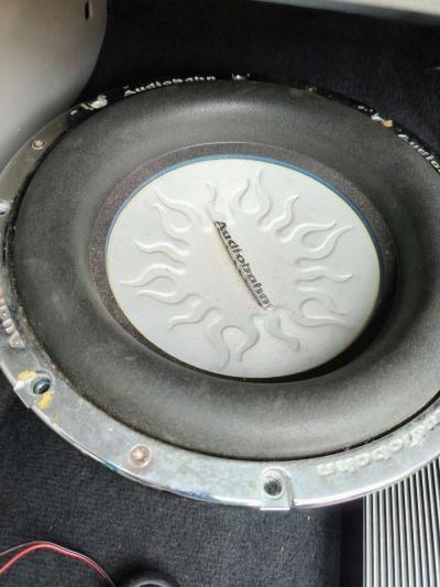 Car Audio Speakers and 2 amps - Thumbnail 5