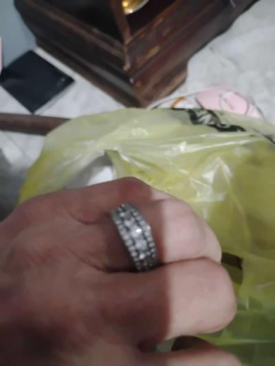 anniversary ring size 7 matches the wedding set I have here - Thumbnail 2