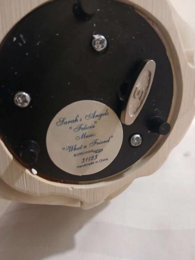 Sarahs angel music playing figurines - Thumbnail 3