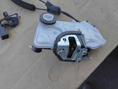 2018 Honda Civic Left Front Door Power Handles Like New - Thumbnail 4