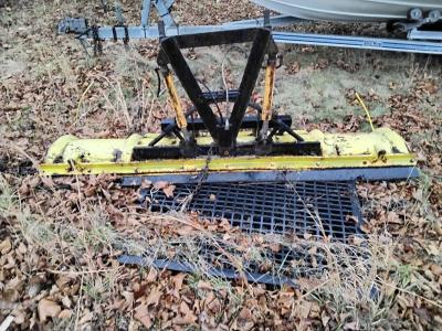 Nice Heavy Duty Myers Snowplow with 4 Springs Like New - Thumbnail 6