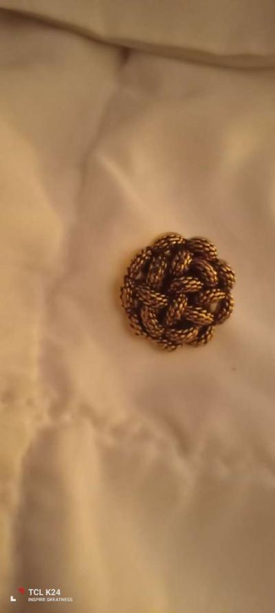 Lot assortment of Buttons - Thumbnail 2