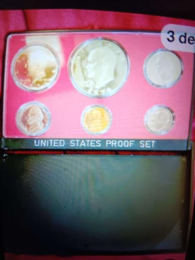 1975 United States Mint Proof Set in - Thumbnail 3