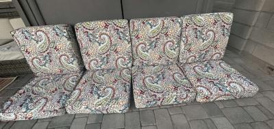 8 BRAND NEW Outdoor Cushions set of 4 - Thumbnail 2