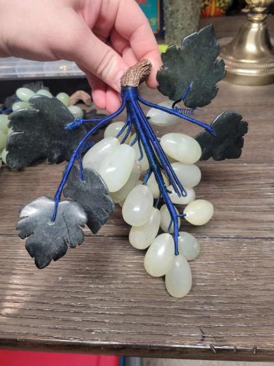 Beautiful antique Genuine jade stone grapes set of 3 - Thumbnail 5