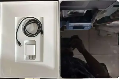 iPad Pro 13 M4 WiFi  Cellular 5G Unlocked 256GB Space Black - Thumbnail 5