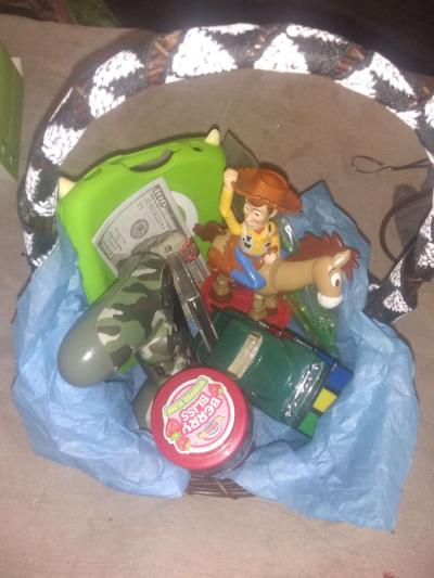 Boys Christmas gift basket - Thumbnail 5