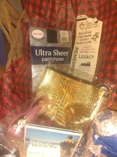 womens Christmas gift basket - Thumbnail 4