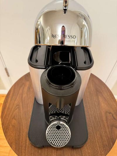 Nespresso Vertuo 5 Cup Coffee and Espresso Machine - Thumbnail 4