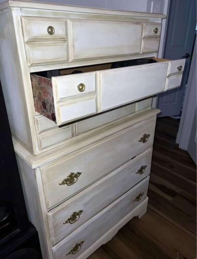 vintage wooden dresser - Thumbnail 3