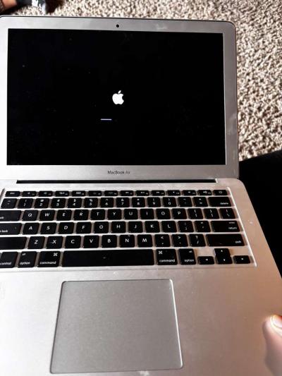 MacBook Air - Thumbnail 2