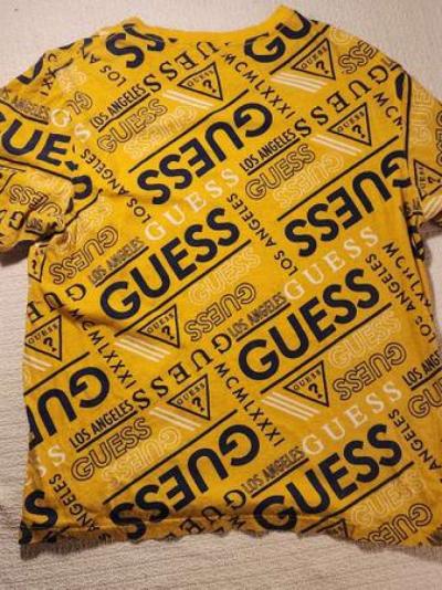 guess tshirt