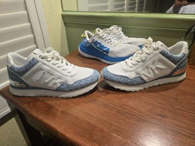 5 pair of womens shoes  Michael Kohrs are brand new - Thumbnail 3