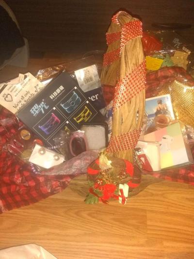 womens Christmas gift basket - Thumbnail 3