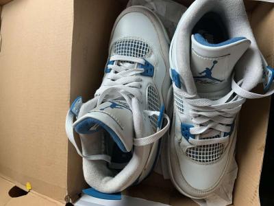 Jordan 4s - Thumbnail 3