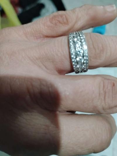 anniversary ring size 7 matches the wedding set I have here - Thumbnail 4