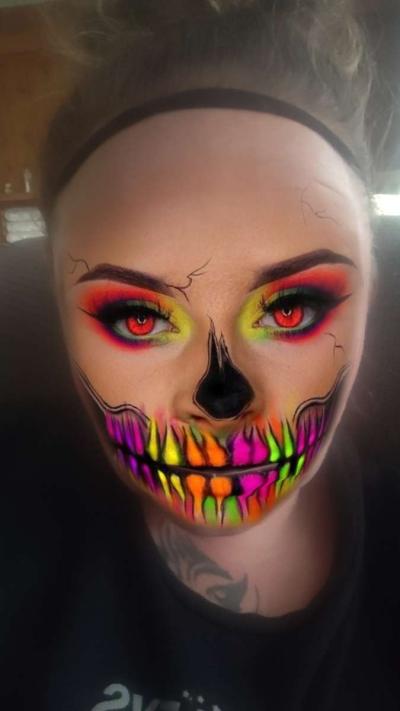 cut color style peddie Mannie brows lashes acrylics makeup - Thumbnail 6