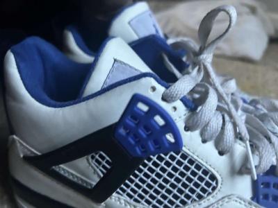 Jordan 1 red white black - Thumbnail 3