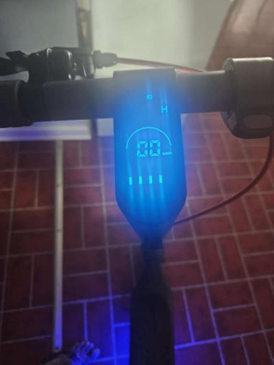 Electric Scooter - Thumbnail 2