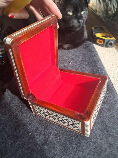 Antique Handcrafted Mother of Pearl Trinket Box - Thumbnail 4