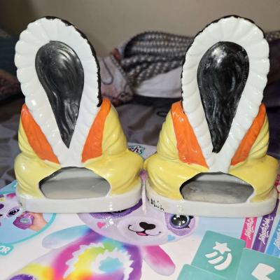 PAIR OF VTG NATIVE AMERICAN CHIEF PAINTED CERAMIC FIGURINES - Thumbnail 2