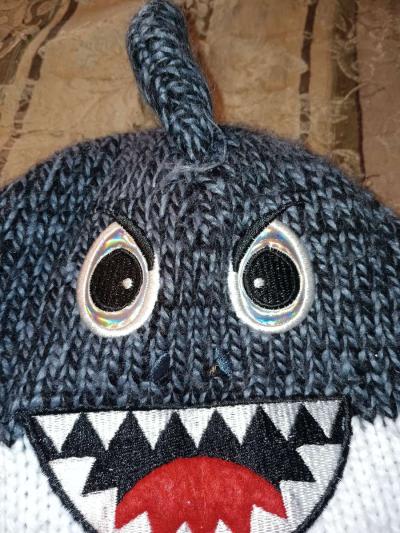 Boys shark beanie       H1 - Thumbnail 3