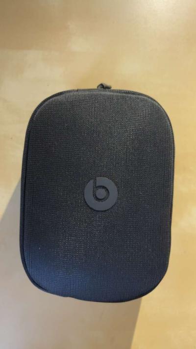 Beats Wireless Bluetooth Headphones - Thumbnail 4