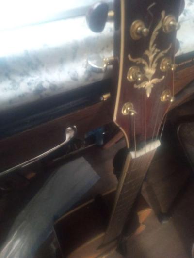 guitar - Thumbnail 3