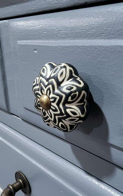 Kling Colonial 3 drawer solid wood dresser - Thumbnail 5