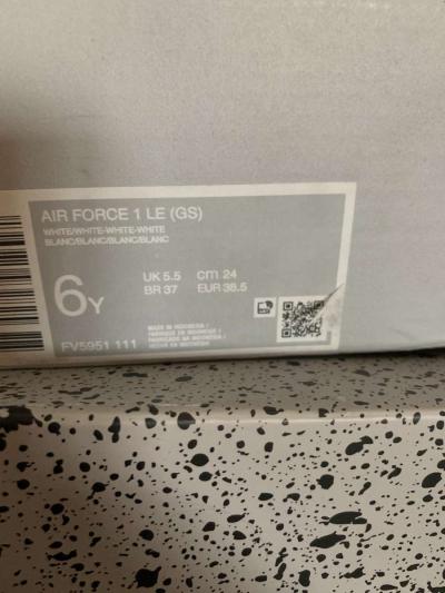 Jordan 4s - Thumbnail 5