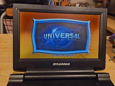 Sylvania 9 Portable DVD Player - Thumbnail 4