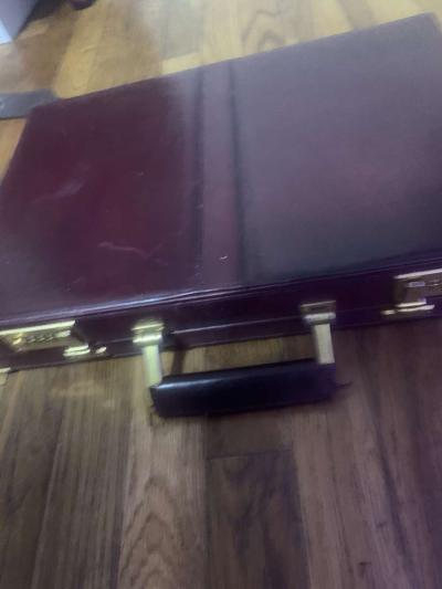 suitcases - Thumbnail 3