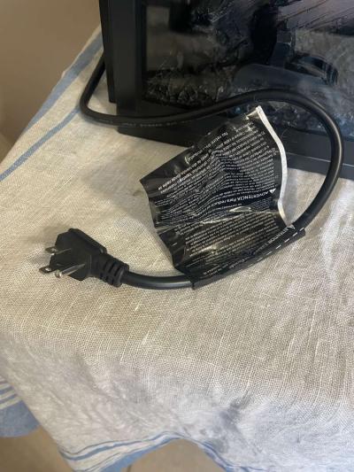 Brand New Real Flame Fire Place With Remote - Thumbnail 6