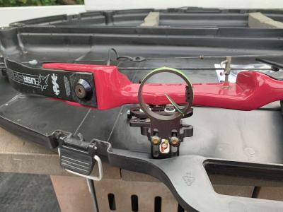 spirit compound bow with case really good condition - Thumbnail 4