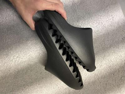 Yeezy Slide Onyx Size 11 - Thumbnail 3