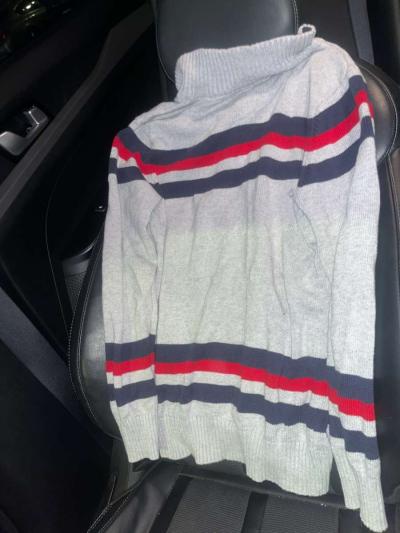 Tommy Hilfiger sweater - San Antonio, Texas