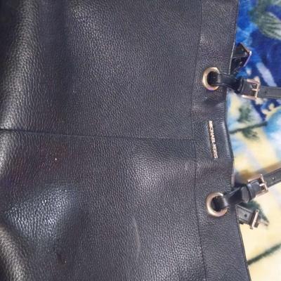 Micheal Kors purse - Weaverville, California