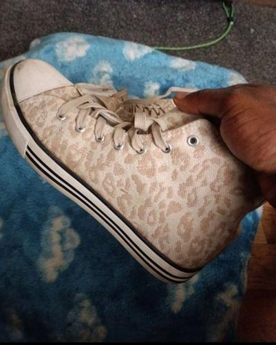 Womens shoes size 11 - Thumbnail 2