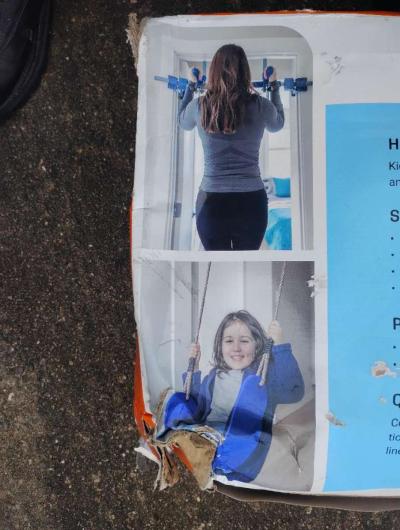 indoor swing and pull up bar combo - Pasadena, Texas