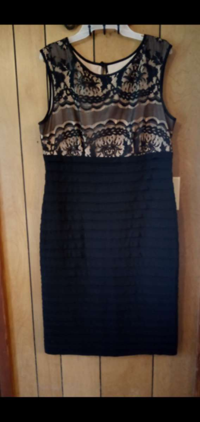 Ladies knee length formal black dress - Thumbnail 2