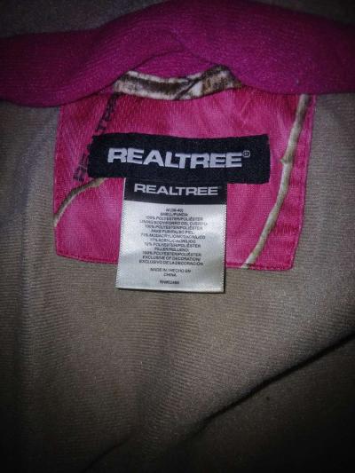 a pair of women boots size 6 and a womens medium jacket tree - Thumbnail 6