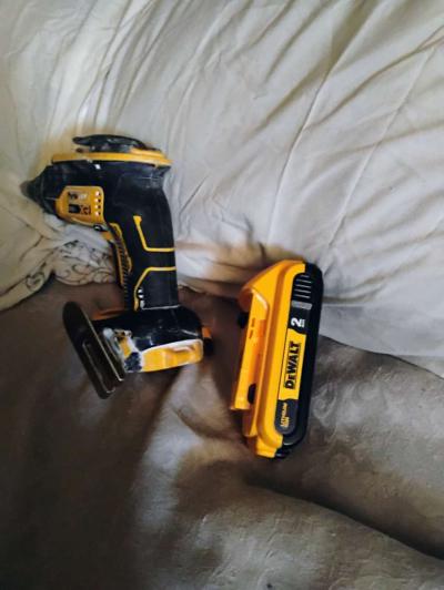 pistola usada solo 3 veces y pila nueva - Thumbnail 2