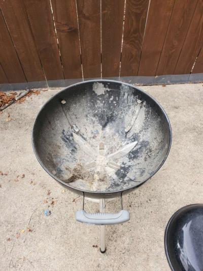 Weber  Charcoal Grill Needs New Grate - Thumbnail 3