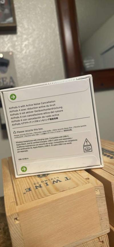 AirPod 4th Generation - Thumbnail 2