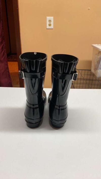 HUNTER Short Gloss Black MidCalf Rubber Rain Boots Size 8 - Thumbnail 2